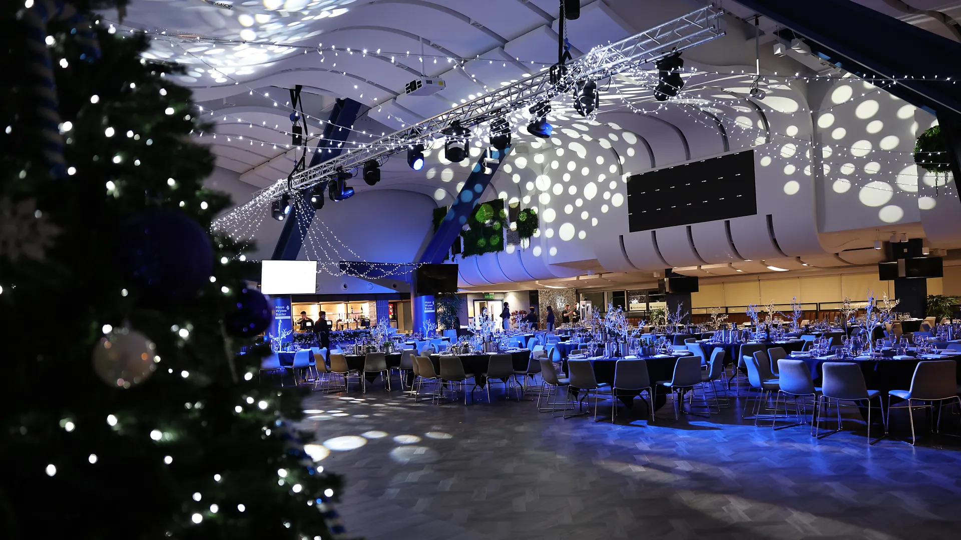 christmas party room setup