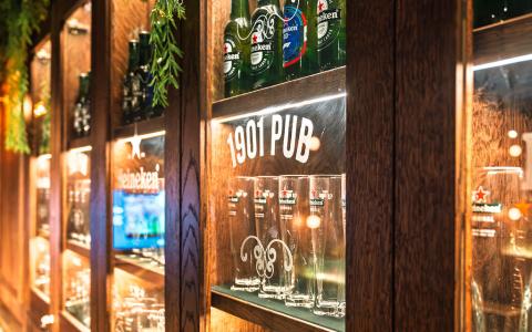 Selection of drinks at the bar at 1901 Pub